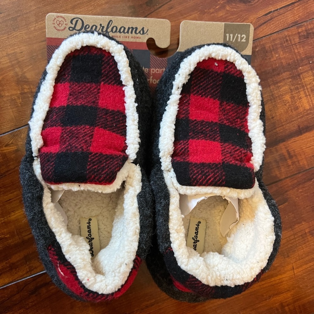 NWT Dearfoams Matching Family Slippers Kids Red Black Buffalo Plaid